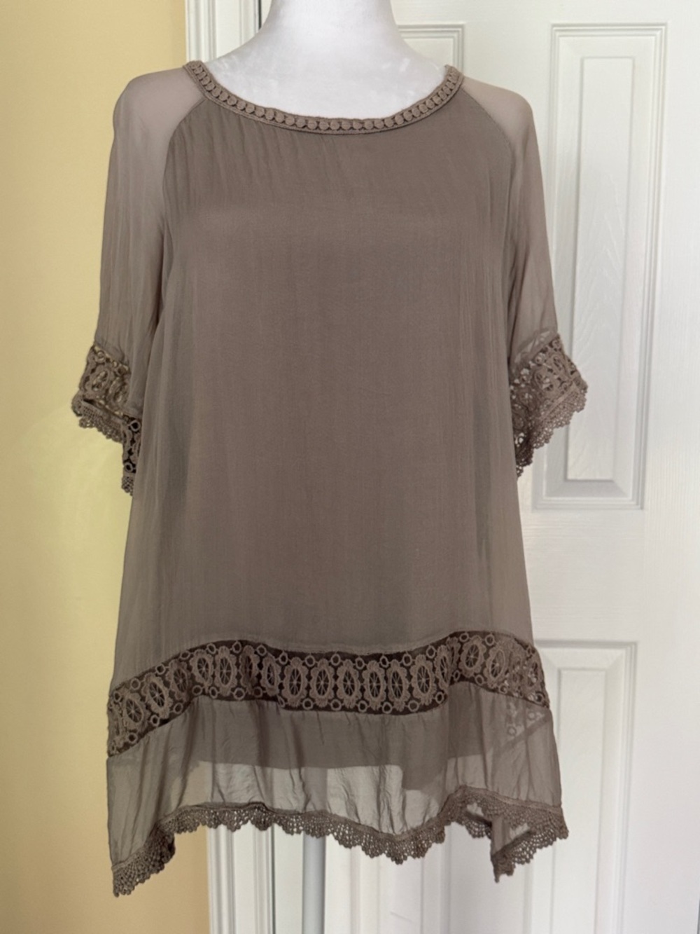 Giusy Sheer Silk top lace trim lined bodice Taupe made in Italy M